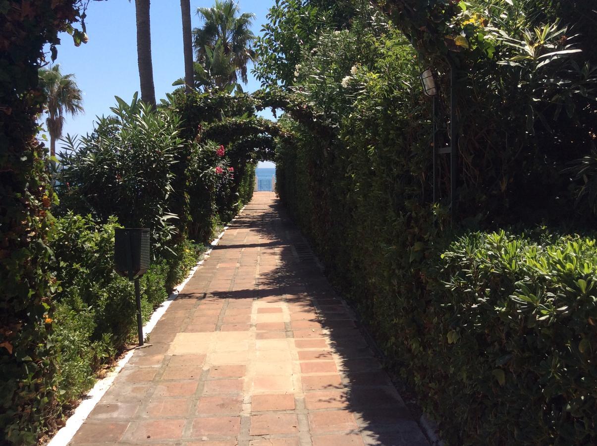 Sitio de Calahonda Mansion Alhamar - 2 Bedroom, Frontline Beach, Mountain Views, Full Size Pool, Tennis Courts, Close To Shops, On-Site Bar & Chiringuito المظهر الخارجي الصورة